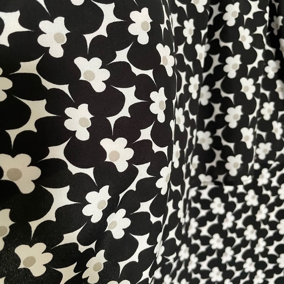 Michael Kors Floral Black and White Ruffled Cold Sleeve Blouse - Picture 6 of 9